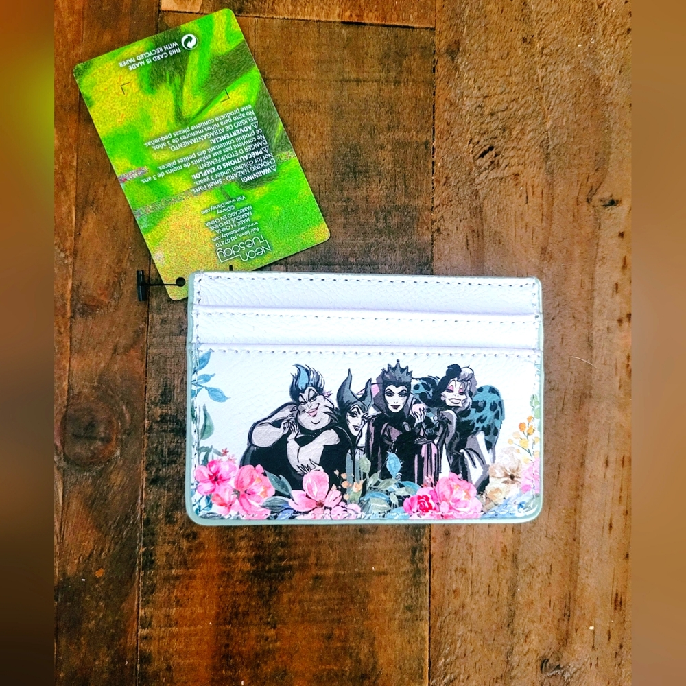 DISNEY x Boxlunch Exclusive Villains Floral Credit Card ID Cardholder Brand New!